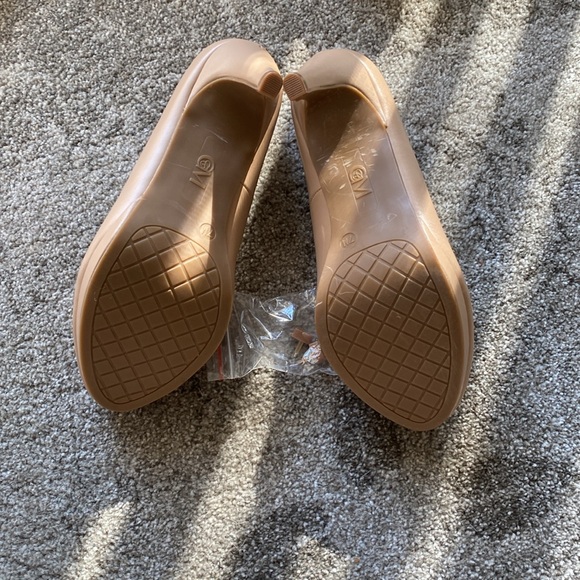 Nude Heels - Picture 6 of 8